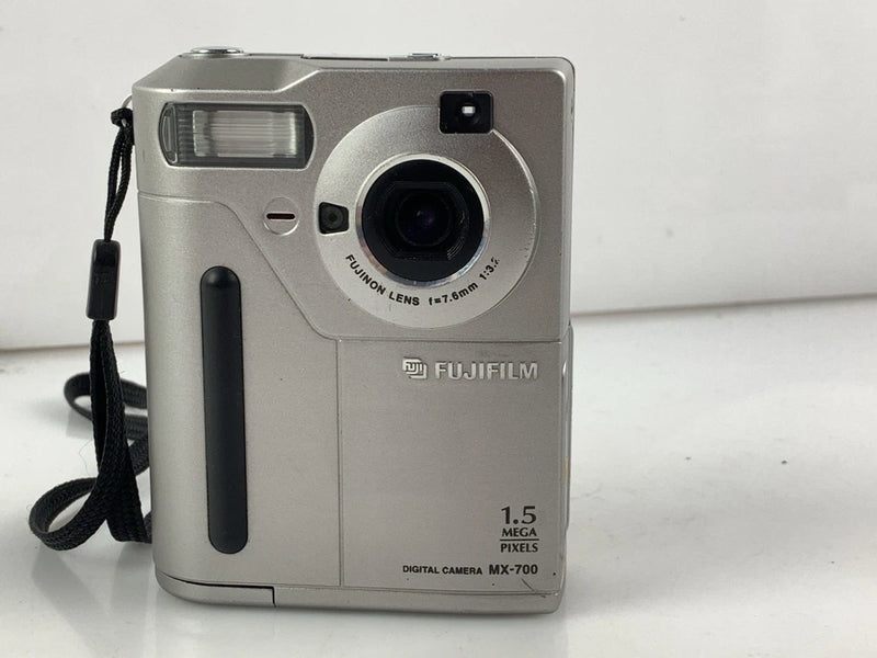 Fujifilm MX-700 1.5MP Compact Digital Camera Vintage Digicam Needs A Battery