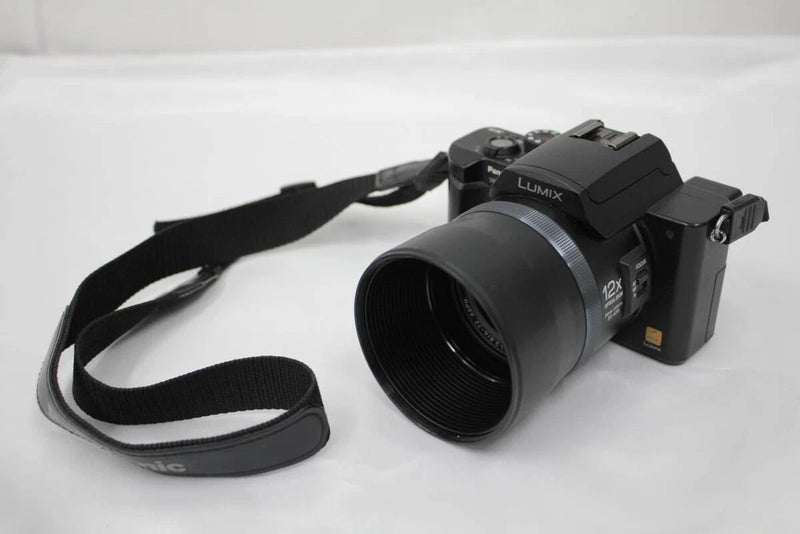 Return Panasonic Panasonic LUMIX DMC-FZ10 Black 12x Compact Digital Camera E6207