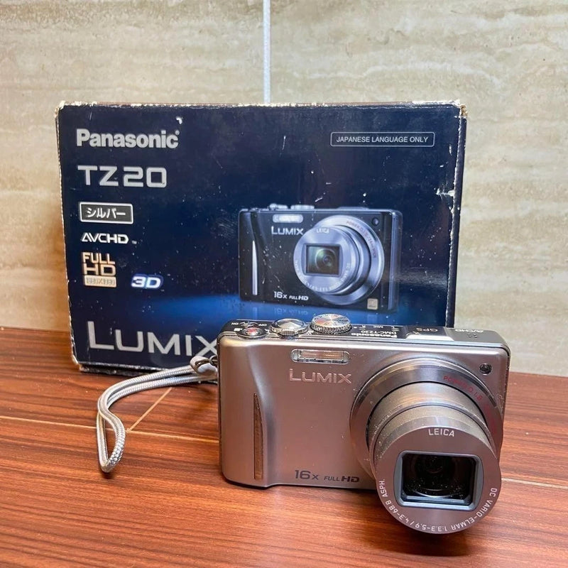 Panasonic LUMIX DMC-TZ20 Digital Camera Silver Excellent Condition Accessories