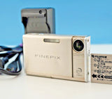 [Exc++] Fujifilm FinePix Z2 Silver 5.1 MP 3x Optical Zoom Digital Camera English