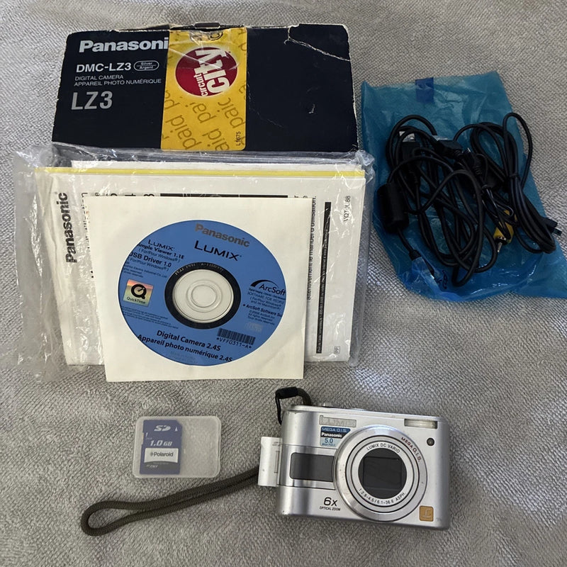 Panasonic LUMIX DMC-LZ3 5.0MP Digital Camera Silver W/Cables Battery Tested