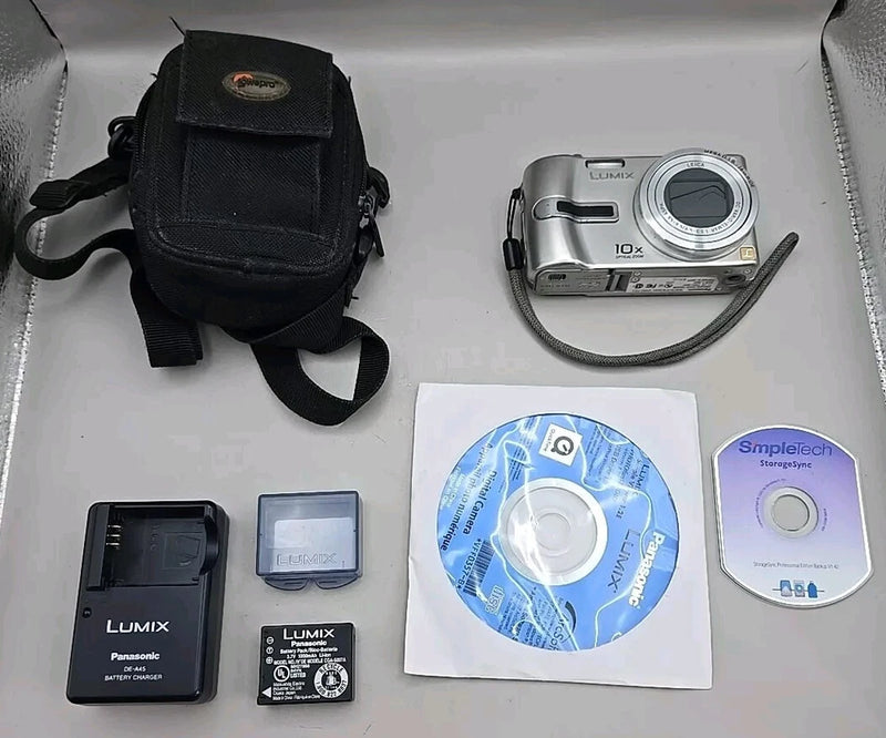 Panasonic Lumix DMC-TZ3 Camera, Battery, Case, CDs *WORKS- For Parts Only