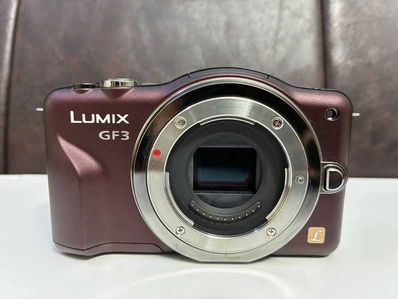 Lumix DMC-GF3 with two lenses,