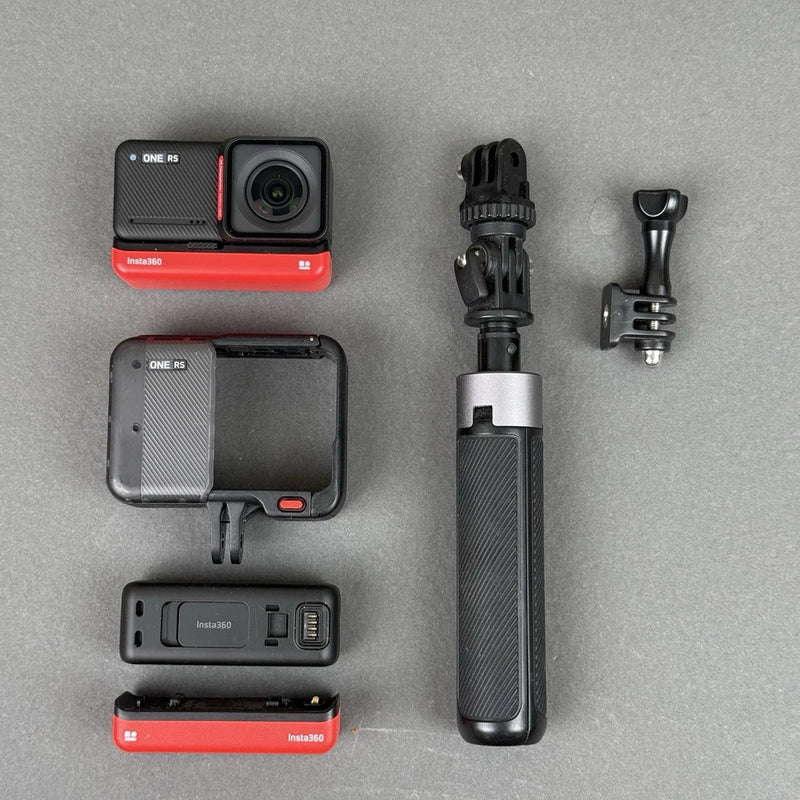 Insta360 One RS with 2 batteries and accessories , TESTED and Working