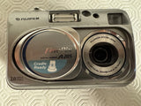 Fujifilm FinePix A205 2.0 MP Digital Camera ¨C 3¡Á Zoom