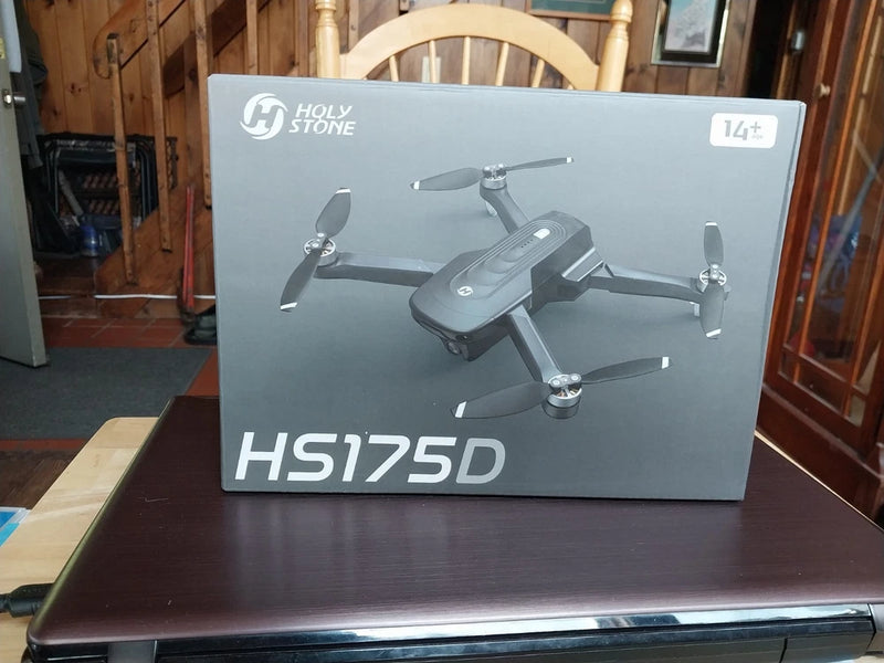 Holy Stone HS175D RC drone box with illustrated quadcopter