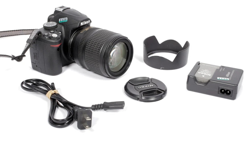 Nikon D3000 DSLR with Nikkor 18-105mm F3.5-5.6 VR lens + battery + charger #1120