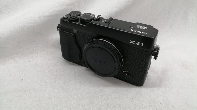 Fujifilm X-E1 Mirrorless Camera Body 16MP APS-C Used With Accessories