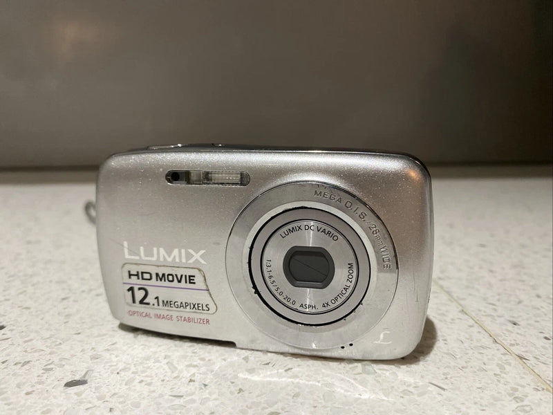 Panasonic LUMIX DMC-S1 12.1MP Digital Camera (Silver) -PARTS ONLY