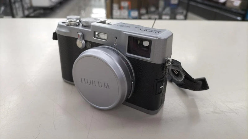 Digital Camera Model FINEPIX X100 FUJIFILM