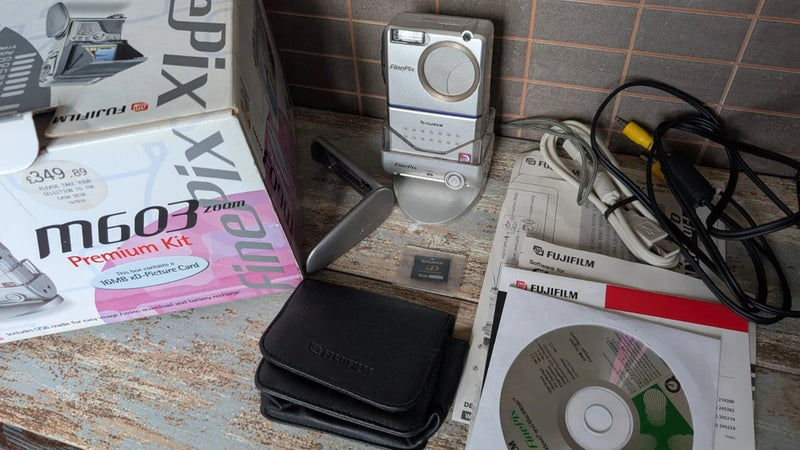 Fujifilm FinePix M603 - Boxed "Vertical" Super CCD Cult Classic