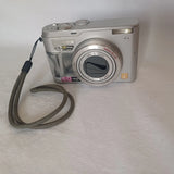 Vintage Camera Panasonic Lumix DMC LZ2 Digital 5.0 MP 24x Silver Only For parts.