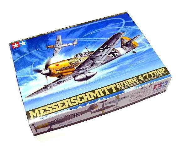 1/48 Messerschmitt Bf109E-4/7 Trop airplane model kit box with aircraft artwork