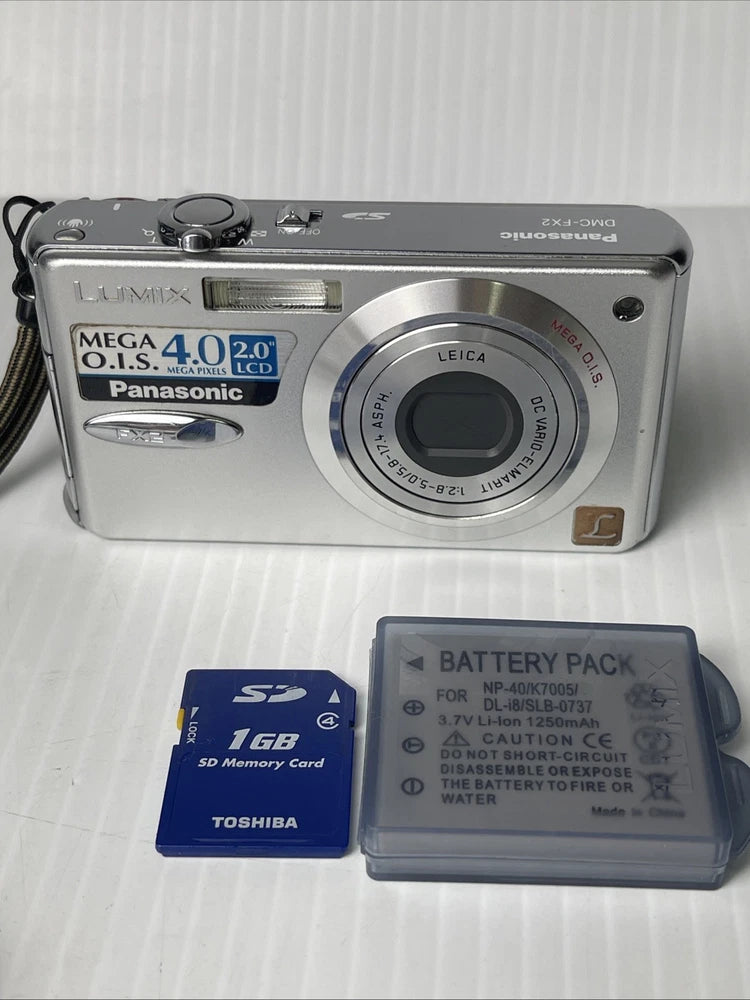 Panasonic LUMIX DMC-FX2 4MP Digital Camera CCD Y2K Street Photo Rare Model
