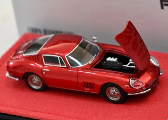 ICHEMO red classic sports car model with raised hood and opening side door