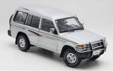SunYork 1/18 Scale  PAJERO V31 Silver Diecast Car Toy Gift