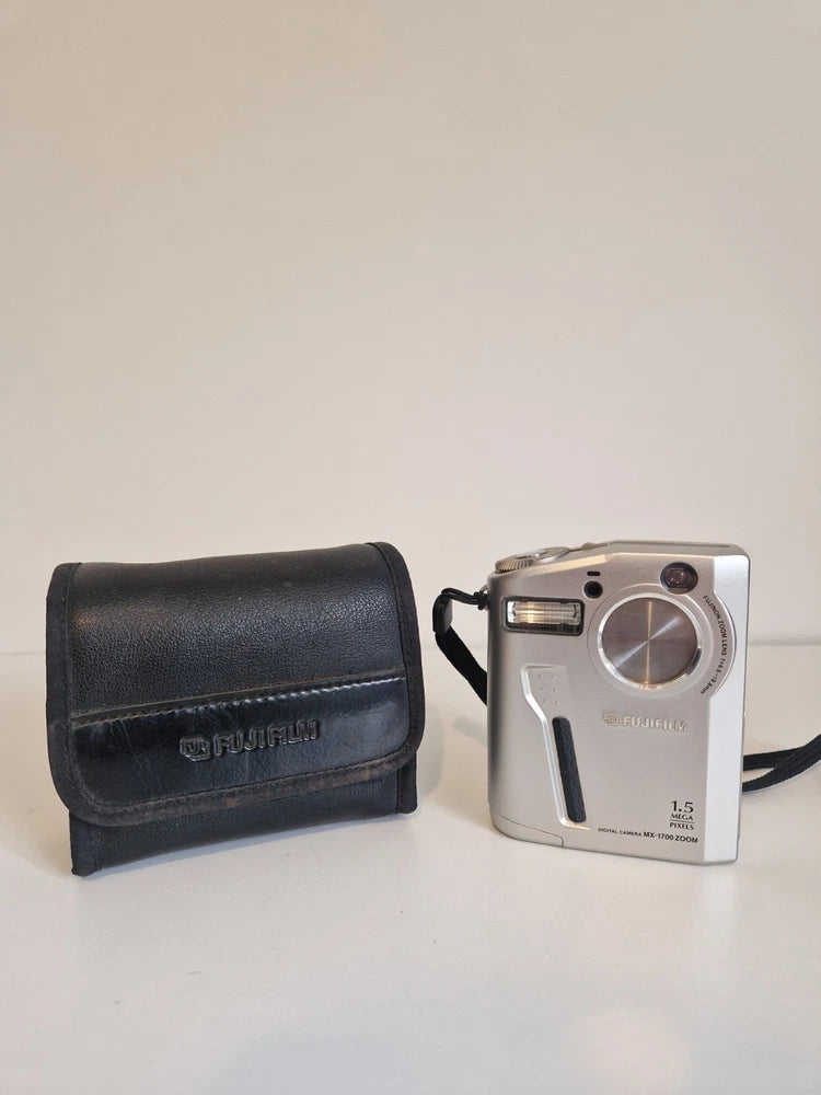 Fujifilm MX-1700 1.5MP Compact Digital Camera Silver - Untested
