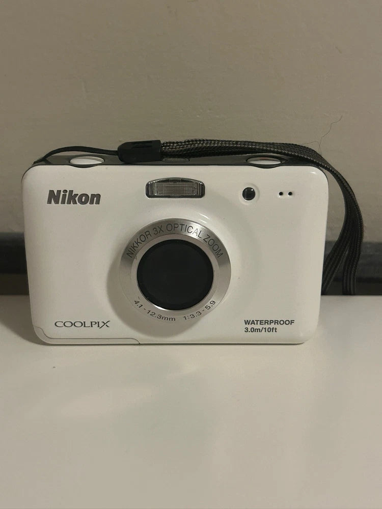 Nikon COOLPIX S30 Waterproof Shockproof Compact Digital Camera 3x Zoom White