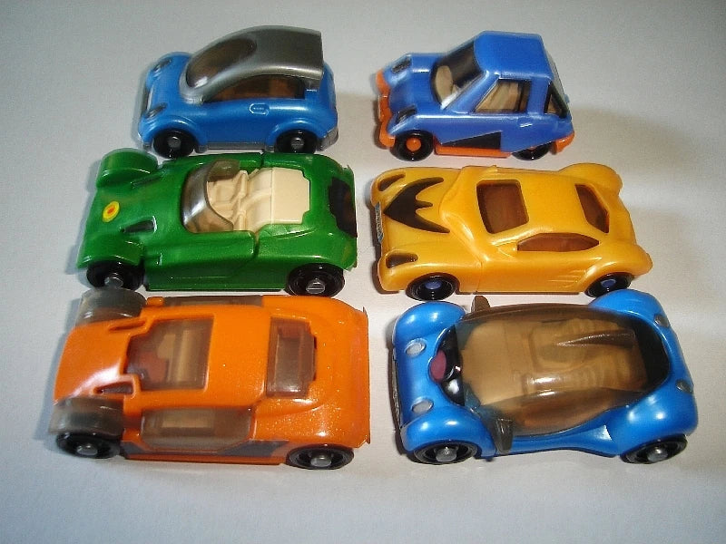 FUTURE CITY CRUISERS MODEL CARS SET 1:87 H0 - KINDER SURPRISE PLASTIC MINIATURES