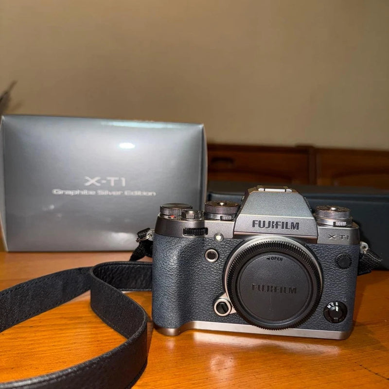 Fujifilm X-T1 Graphite Silver Edition Mirrorless Digital Camera Excellent JP