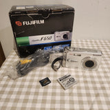 Fujifilm FinePix F650 Digital Camera Silver 6.0MP working with 16mb card