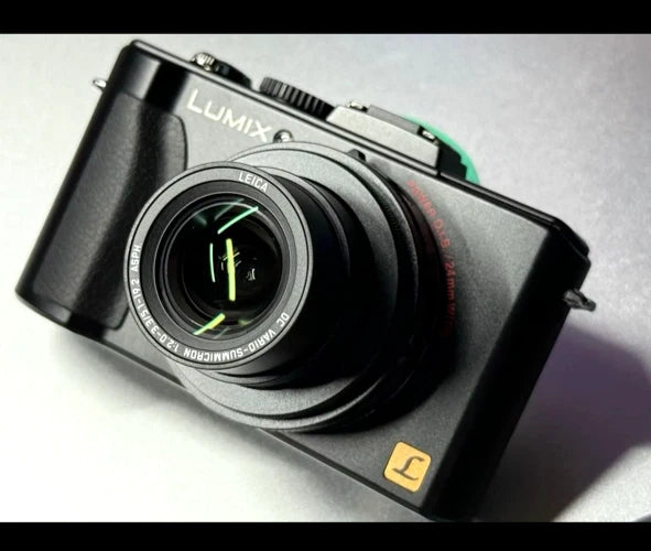 Panasonic LUMIX DMC-LX5 Black Mint Condition Near Unused with Box & Accessories