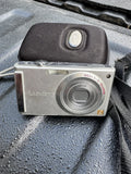 Panasonic Lumix [DMC-FS5] 10MP Compact Digital Camera Silver w/rBattery Charger