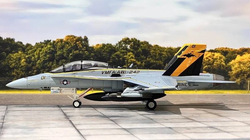 HOBBYMASTER HA3560 - FA-18D HORNET, VMFA-242, US MARINE CORPS, YOKOTA AB