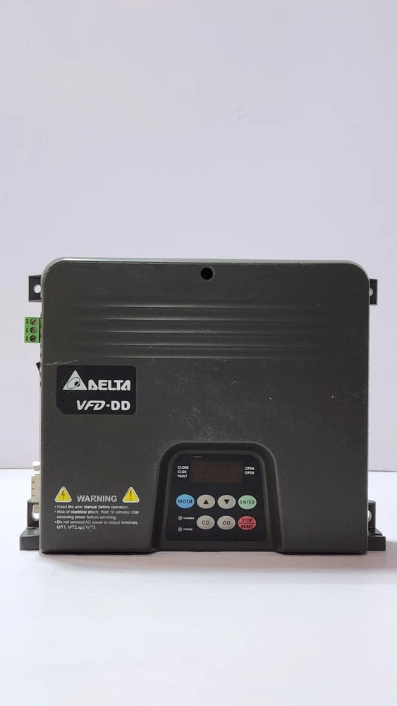 DELTA VFD-DD frequency converter with front control panel and status LEDs, black housing