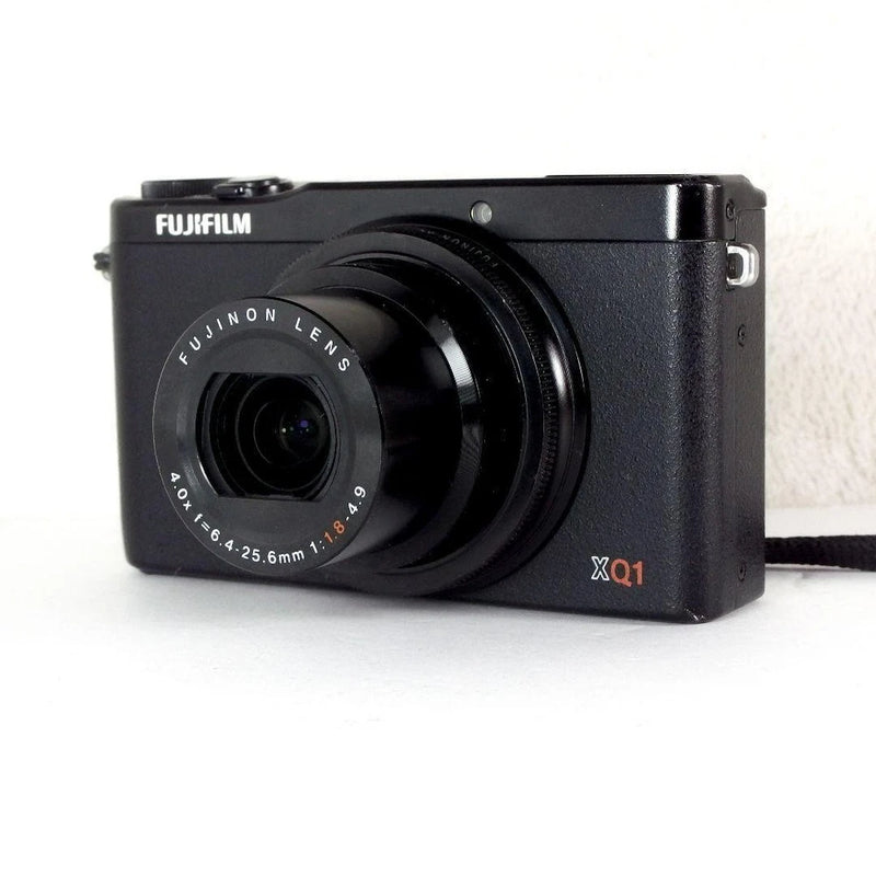 Fujifilm XQ1 684274