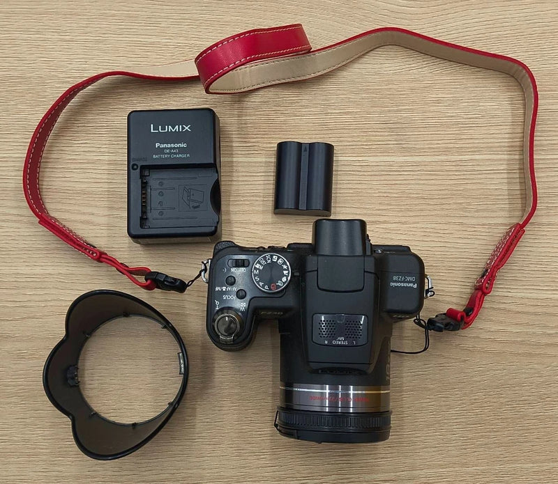 Panasonic LUMIX DMC-FZ38 18x Zoom Camera with Accessories - Tested Working