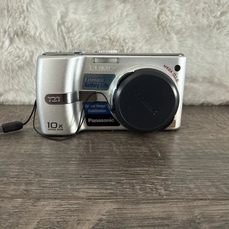 Panasonic Lumix DMC-TZ1 5MP 10x Zoom Digital Camera - Silver- no charger