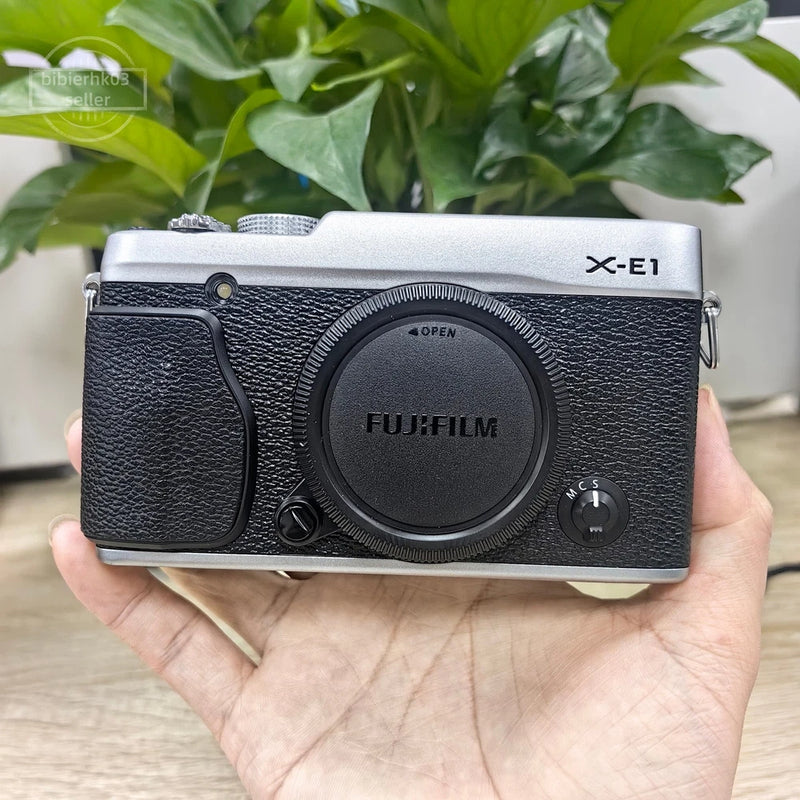 Fujifilm X-E1 16.3MP Compact System Digital Camera