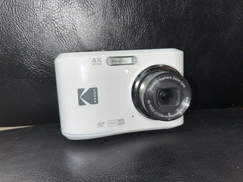 Kodak Pixpro FZ45 Digital Camera White - (Tested Working Good)
