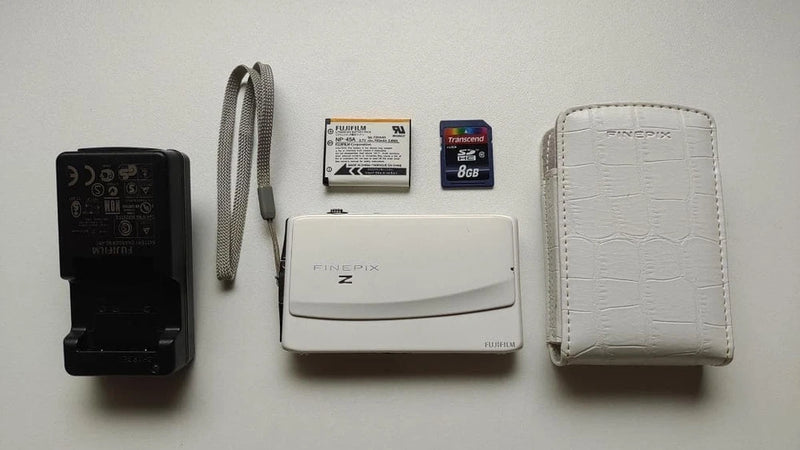 FUJIFILM FinePix Z900EXR White Compact Digital Camera Tested Working Japan