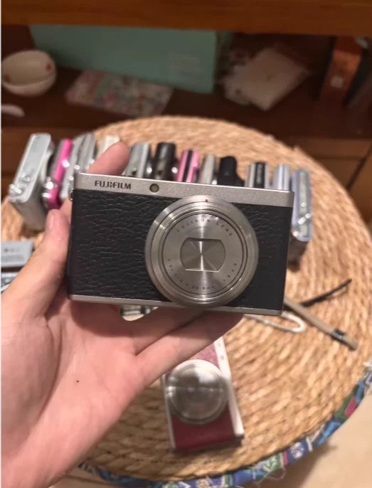 Fujifilm XF1 Compact Digital Camera X Series 12.0MP 4x Optical Zoom