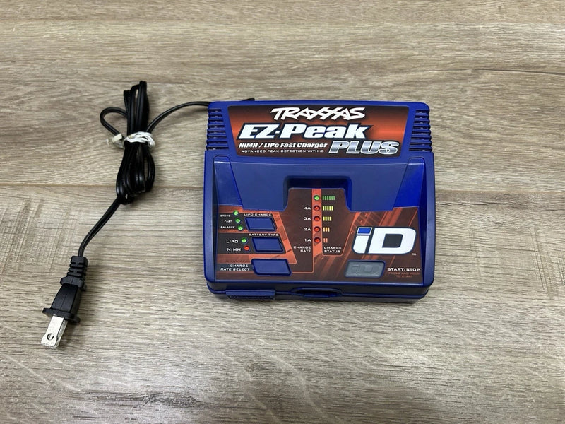 Traxxas #2970 EZ-Peak Plus NiMH/LiPo Fast Battery Charger w/ ID conector