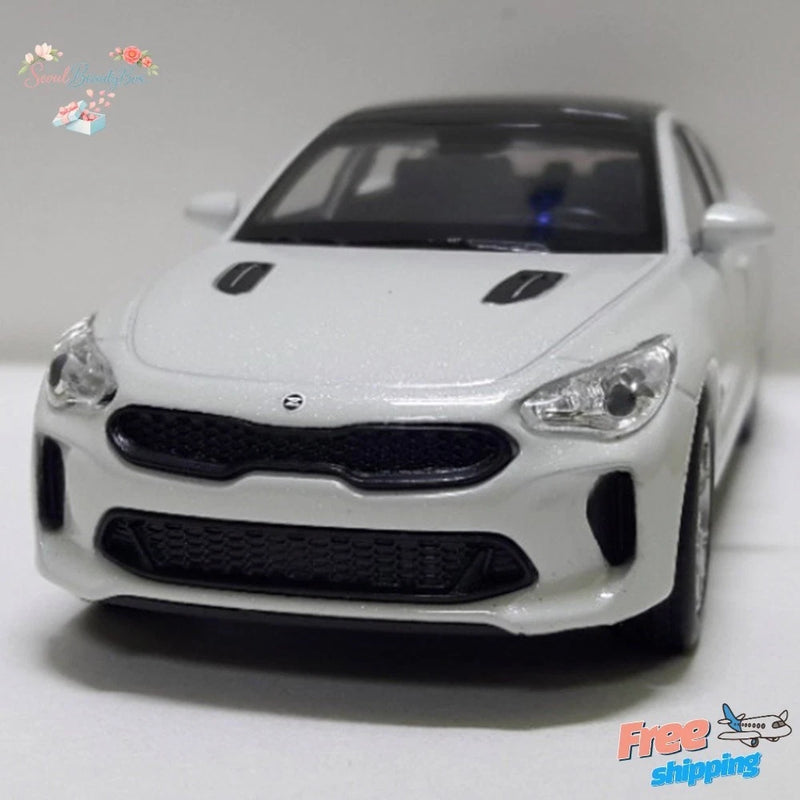 Kia Stinger Diecast Model Car 1:38 Scale Miniature Toy Vehicle Collectible White