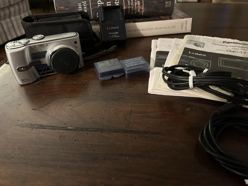 Panasonic LUMIX DMC-TZ1 Digital Camera, Case, Batteries & Charger
