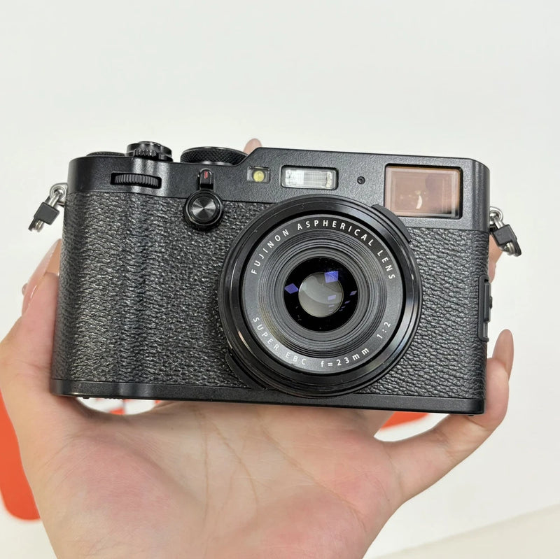 Fujifilm X100F 24.3 MP APS-C Digital Camera English Work well Black