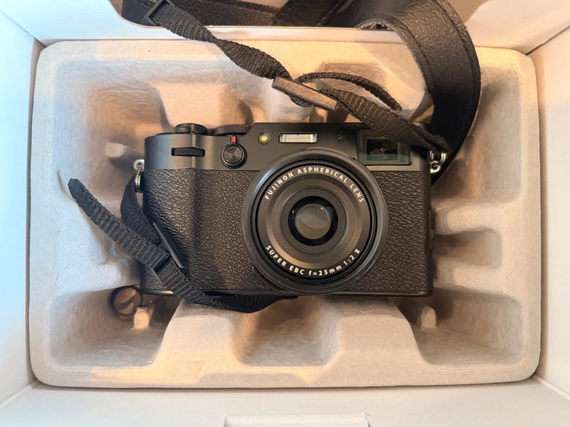 Fujifilm X100V Black ¨C ONLY 1,100 Shutter ¨C Mint Condition ¨C Original Box/Strap+