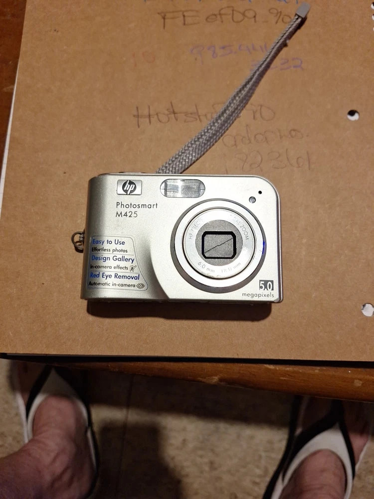 HP PhotoSmart M525 6.0MP Digital Camera - Silver