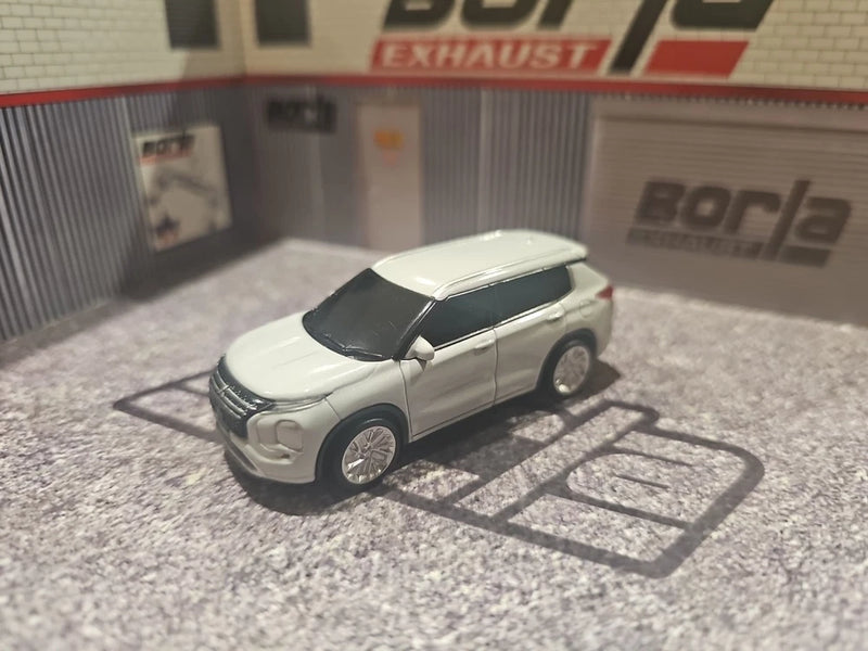 Mitsubishi Outlander 1:64 Scale Diecast Model Car White Loose