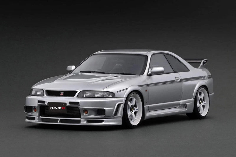 Silver 1:18 Nissan Skyline GT-R 400r R33 die-cast model, front three-quarter view