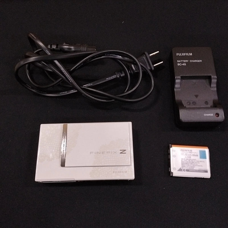 FUJIFILM FinePix Z250fd Digital Camera with Battand Charger