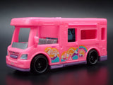 BARBIE DREAM CAMPER VAN PINK 1:64 HW SCALE COLLECTIBLE DIORAMA DIECAST MODEL CAR