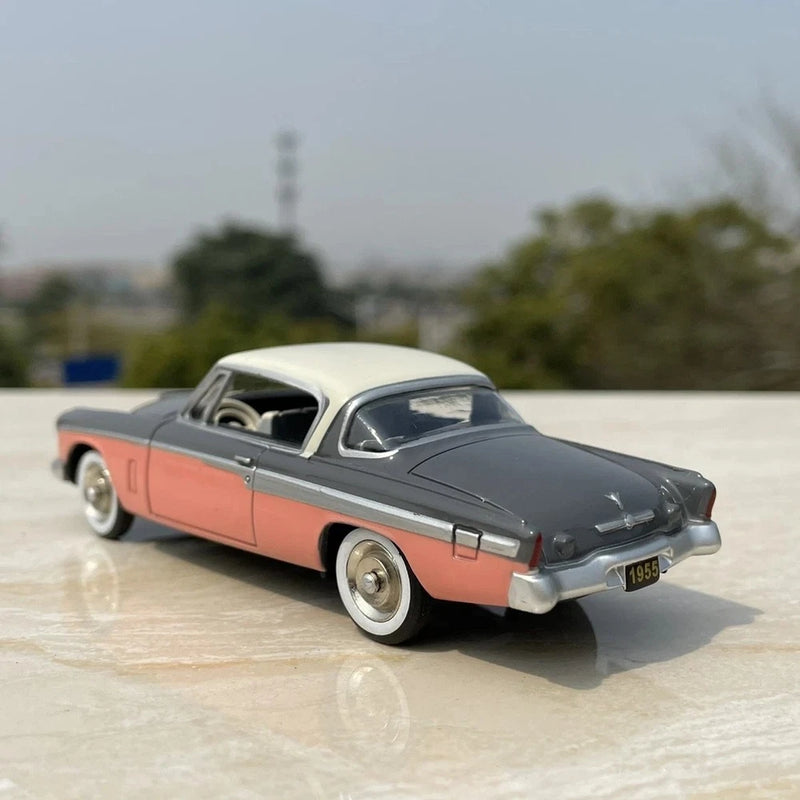 Studebaker 1:43 Gray Diecast Model - Classic Alloy Car Collectible