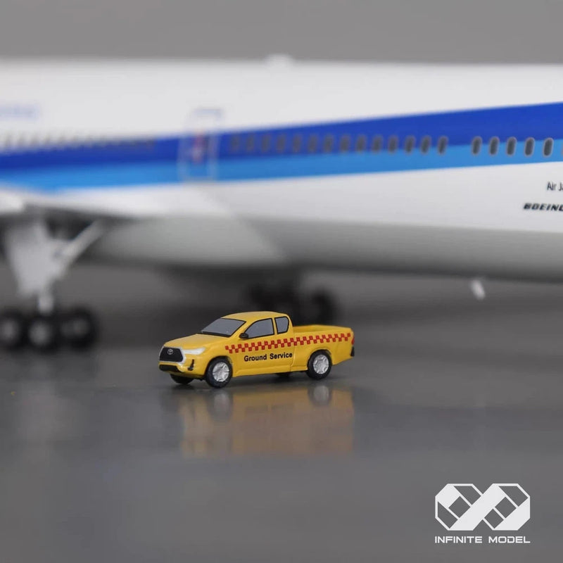 1/200 scale airport ground service vehicle 3D model, yellow with black, Ground Service text