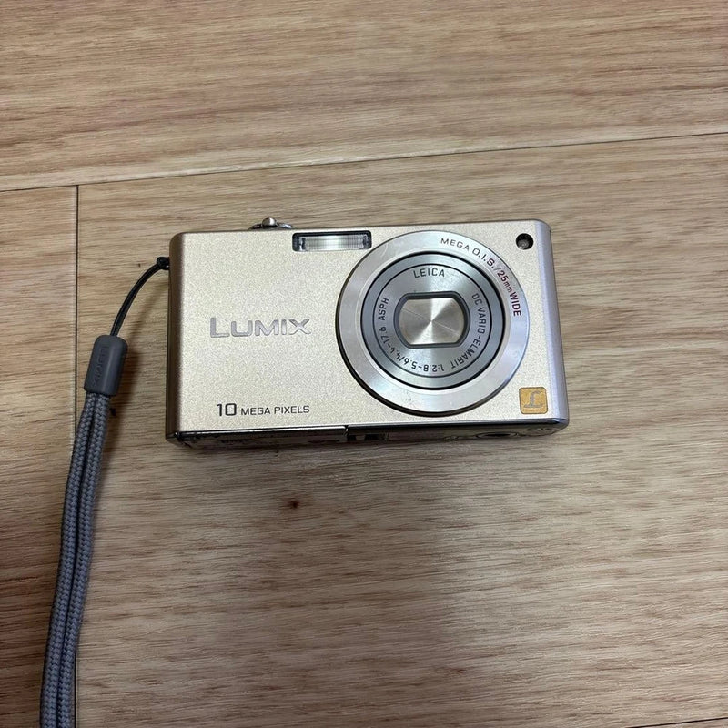 Panasonic LUMIX FX35 Digital Camera 10 Megapixels LEICA Lens Compact Model