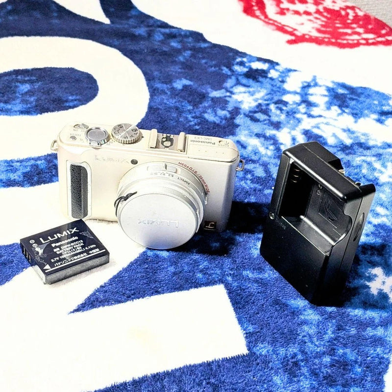 Panasonic LUMIX DMC-LX3 Silver Compact Camera with Leica Lens From Japan